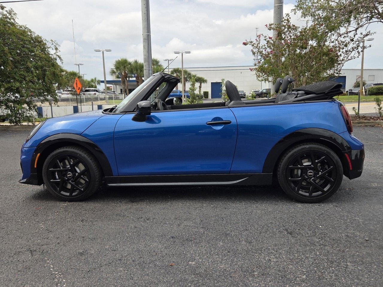 2026 MINI CONVERTIBLE ICONIC