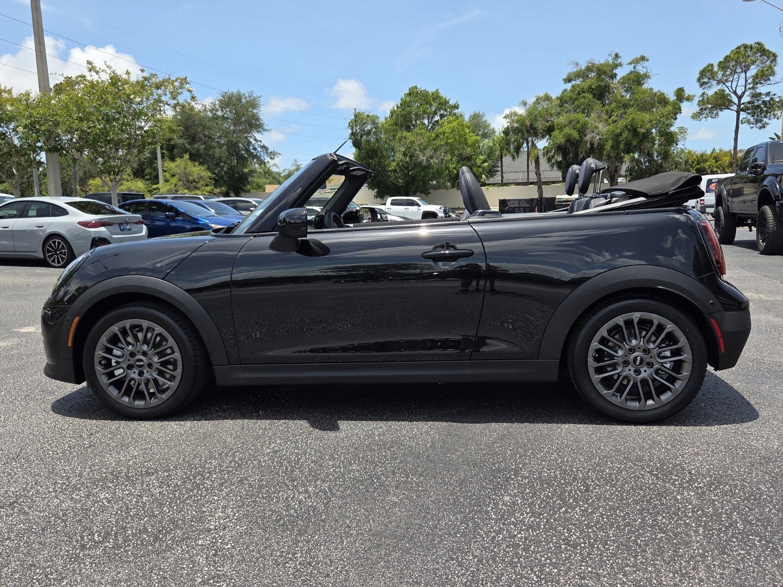 2026 MINI CONVERTIBLE SIGNATURE PLUS