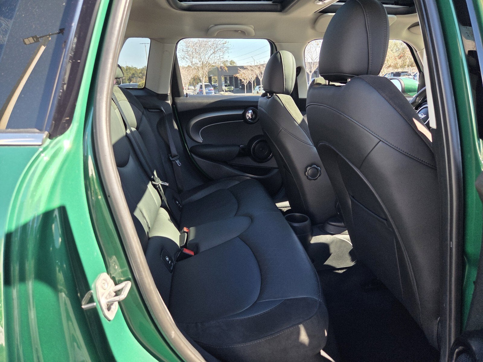 2023 MINI Hardtop 4 Door Signature