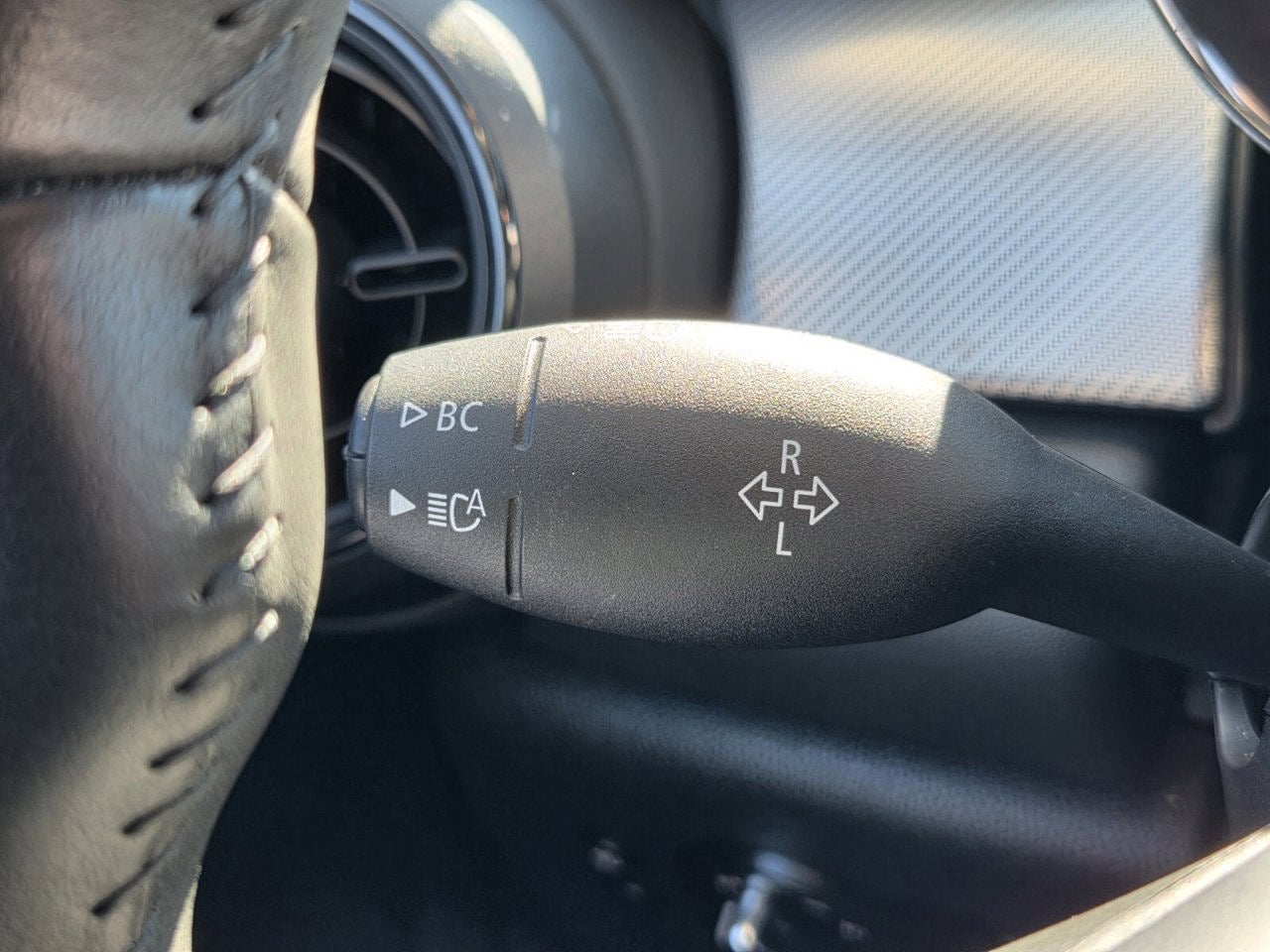 2023 MINI Hardtop 4 Door Signature