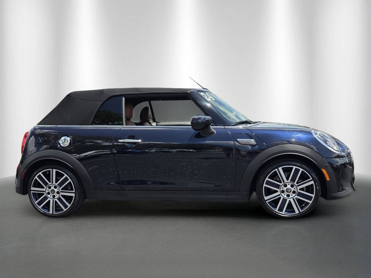 2024 MINI CONVERTIBLE Iconic