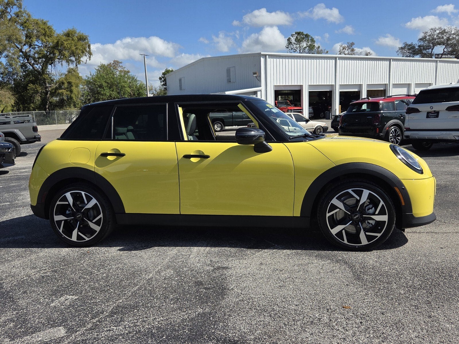 2026 MINI Hardtop 4 Door Cooper Oxford Edition