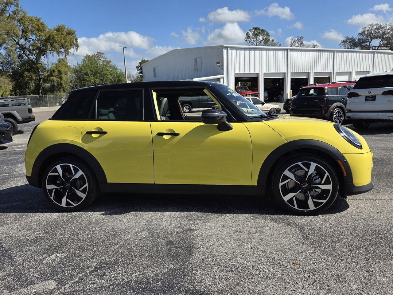 2026 MINI Hardtop 4 Door Cooper Oxford Edition