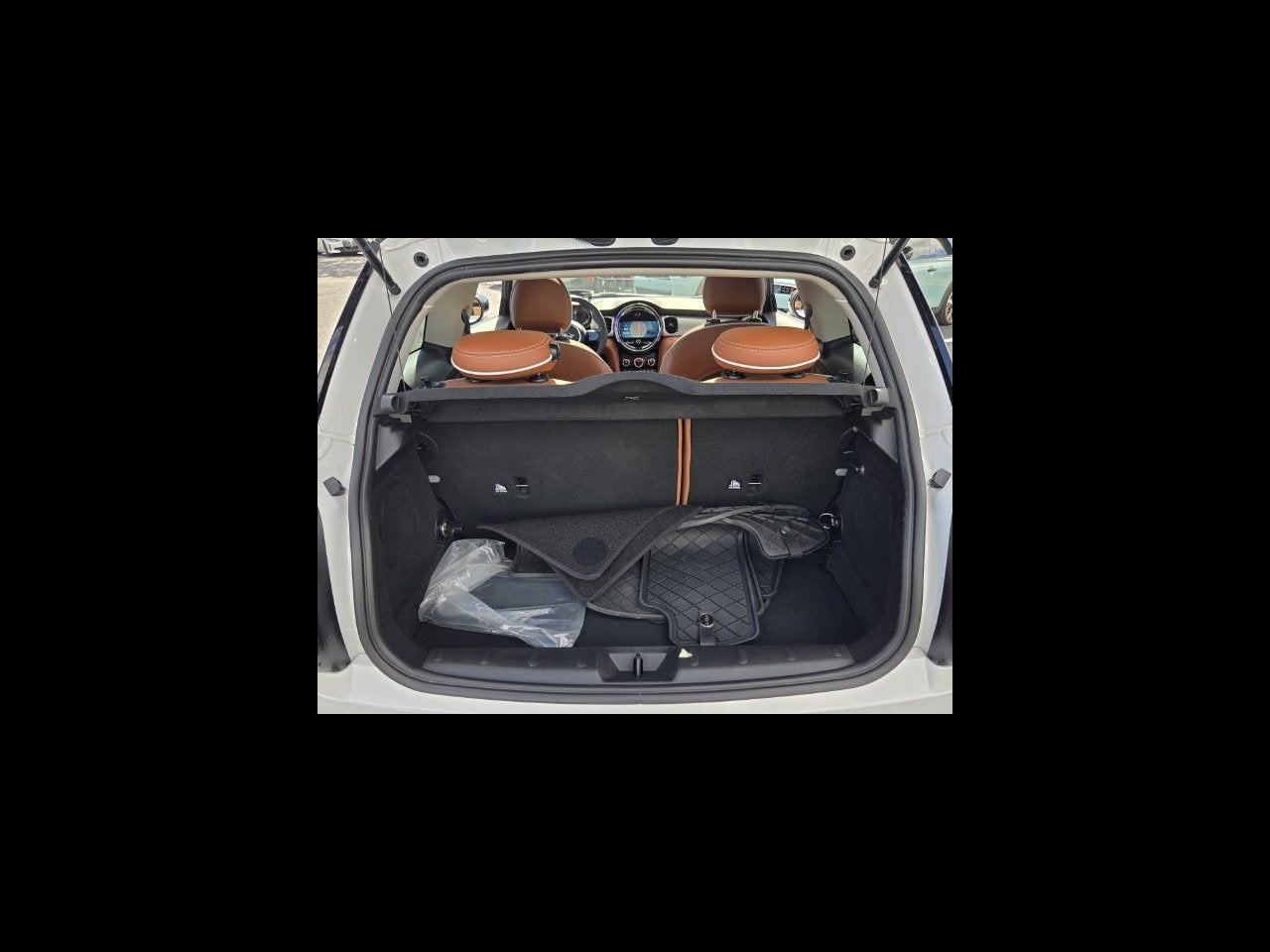 2024 MINI HARDTOP 2 DOOR Iconic