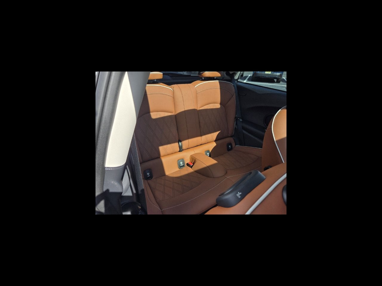 2024 MINI HARDTOP 2 DOOR Iconic