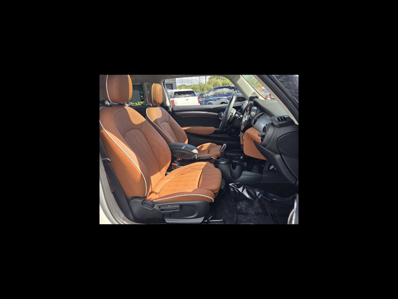 2024 MINI HARDTOP 2 DOOR Iconic