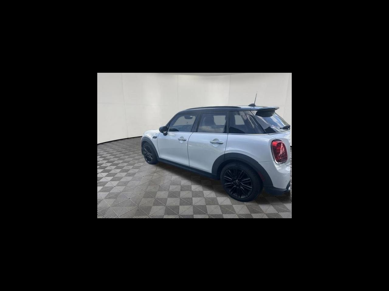 2024 MINI HARDTOP 4 DOOR SIGNATURE