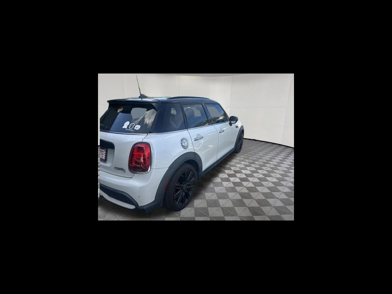 2024 MINI HARDTOP 4 DOOR SIGNATURE