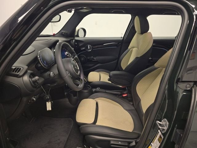 2023 MINI Hardtop 4 Door Iconic