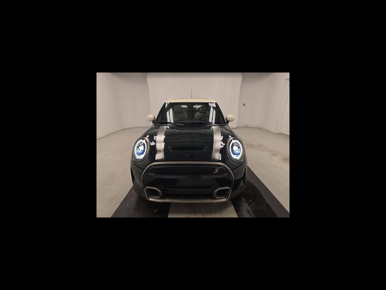 2023 MINI HARDTOP 4 DOOR Iconic