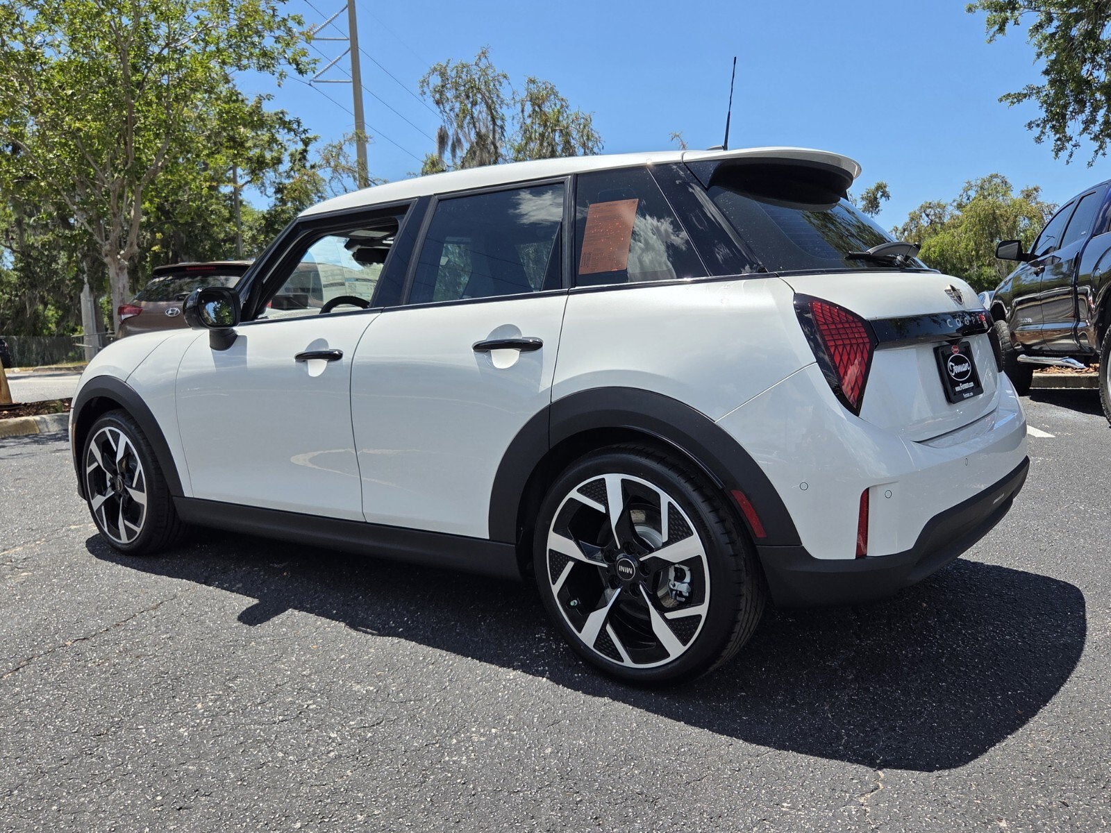 2026 MINI 4 DOOR ICONIC