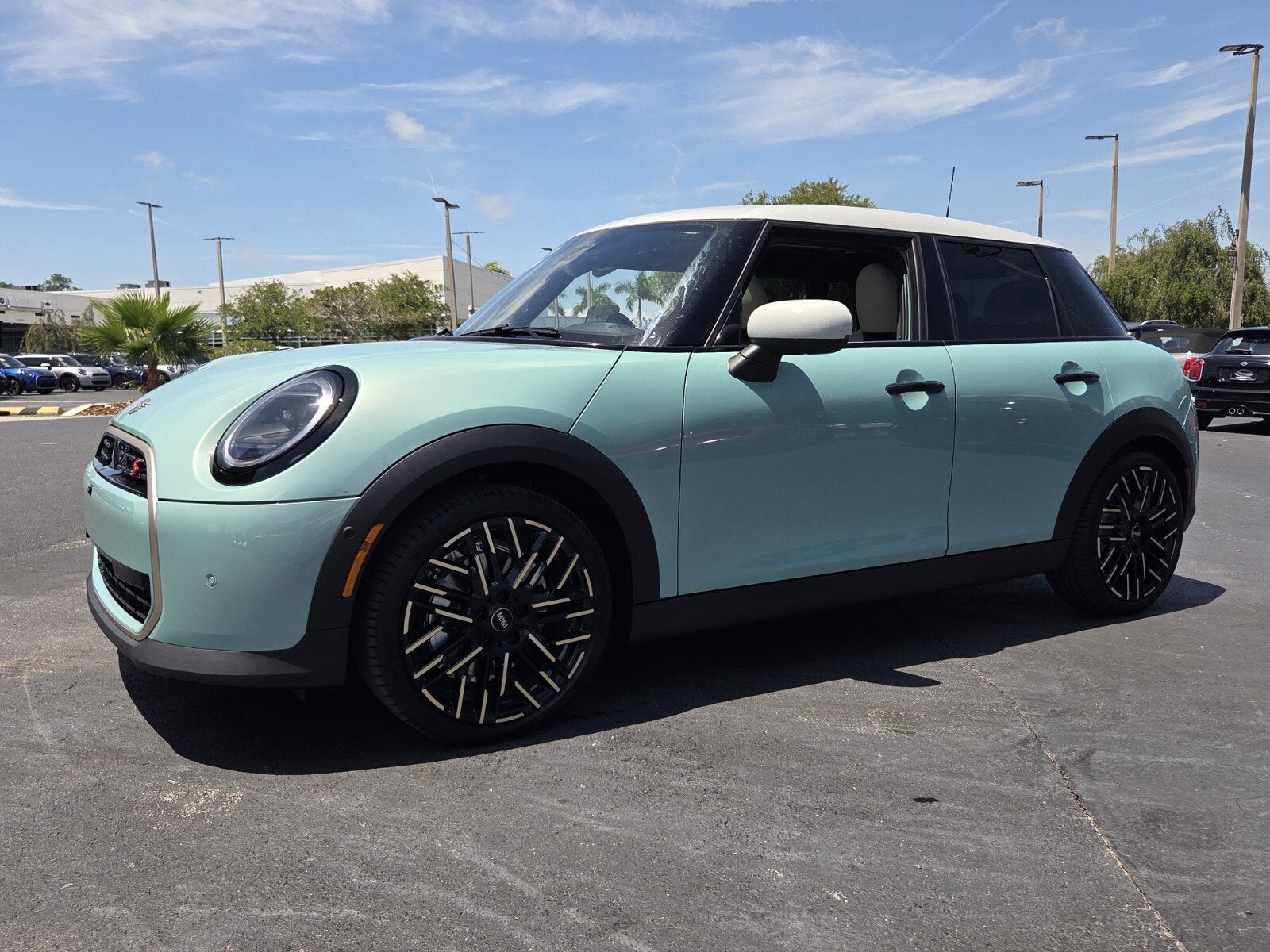 2026 MINI 4 DOOR ICONIC