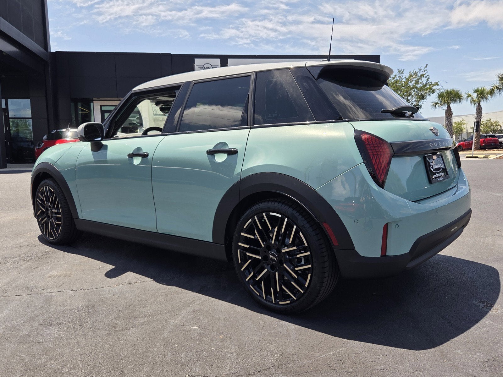 2026 MINI 4 DOOR ICONIC