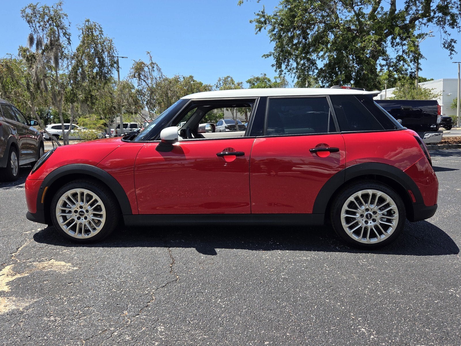 2026 MINI 4 DOOR SIGNATURE PLUS