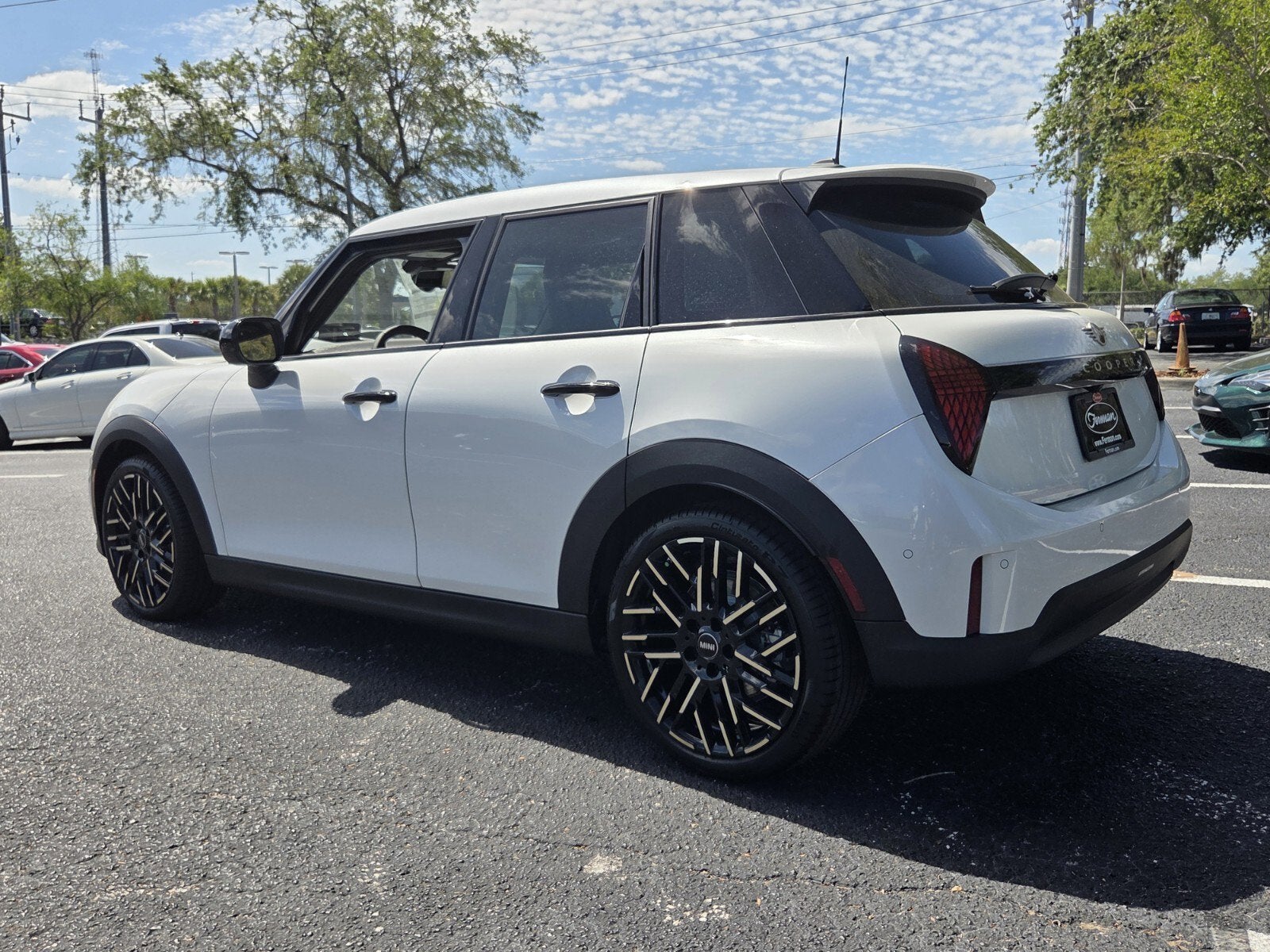 2026 MINI 4 DOOR SIGNATURE PLUS