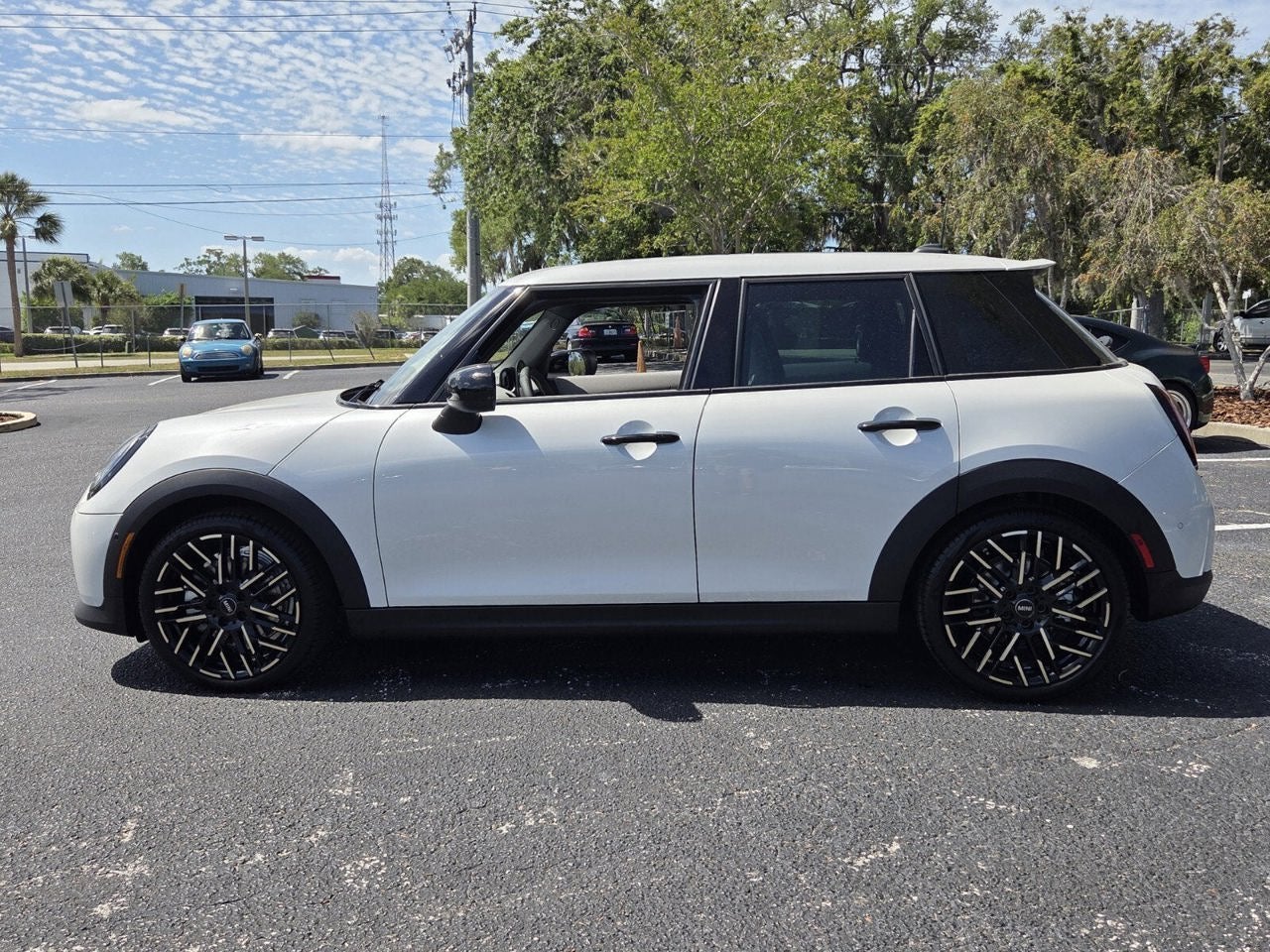 2026 MINI 4 DOOR SIGNATURE PLUS