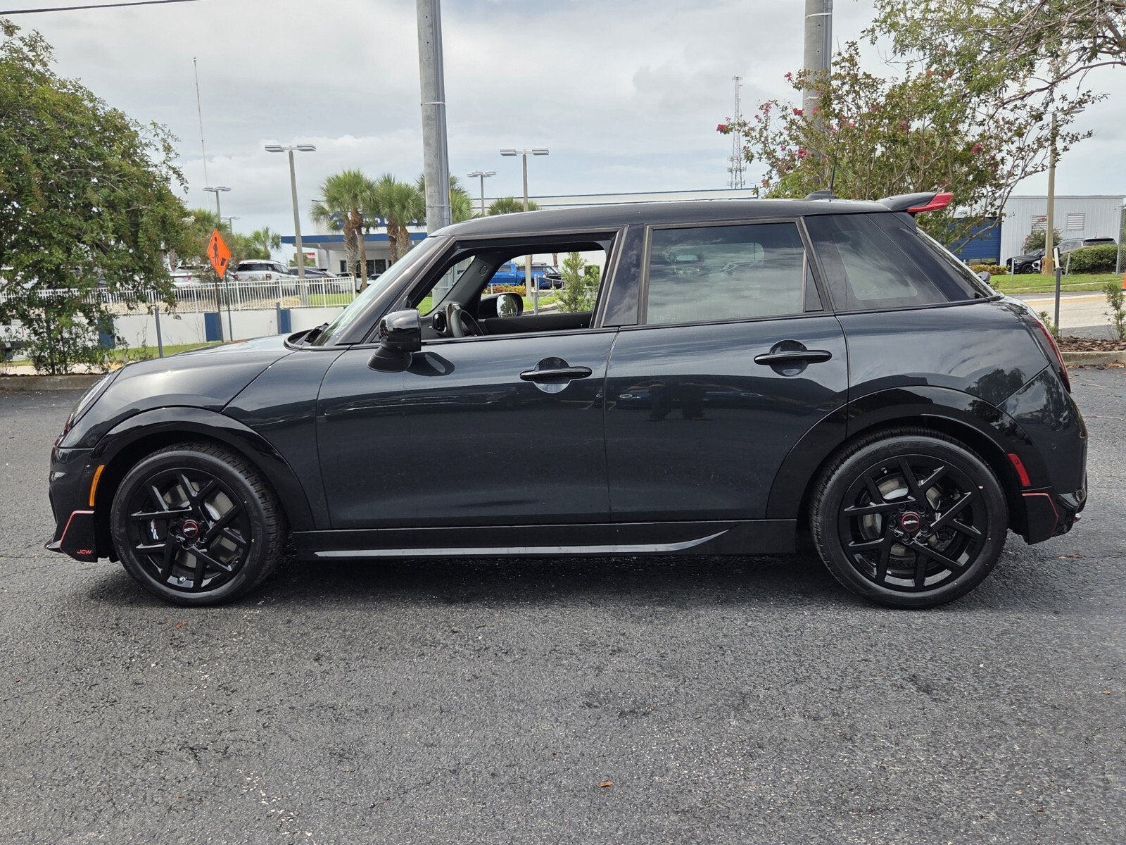 2026 MINI 4 DOOR ICONIC