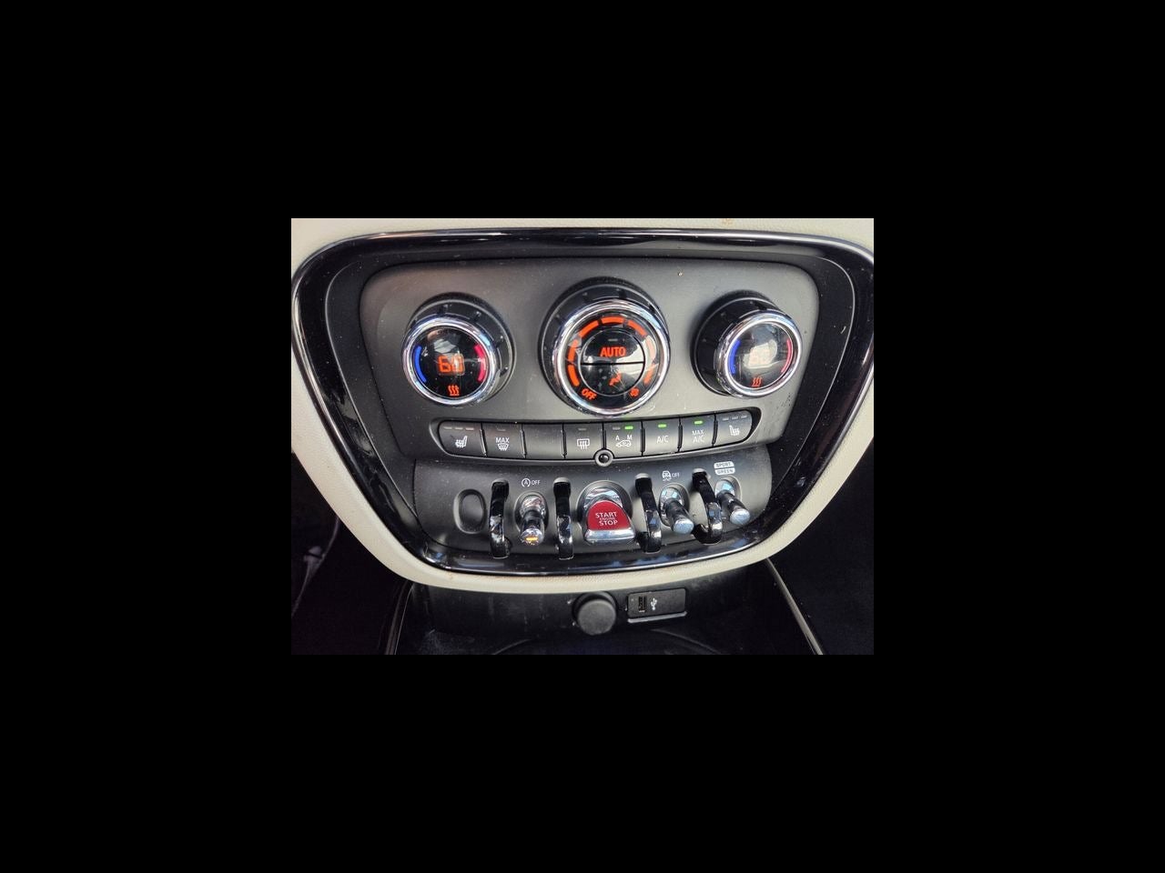 2024 MINI CLUBMAN Signature