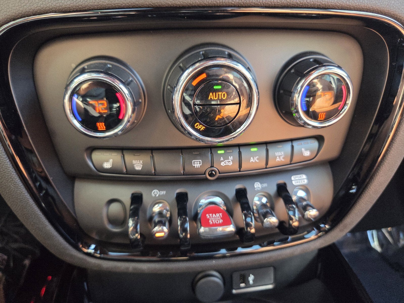 2022 MINI CLUBMAN SIGNATURE