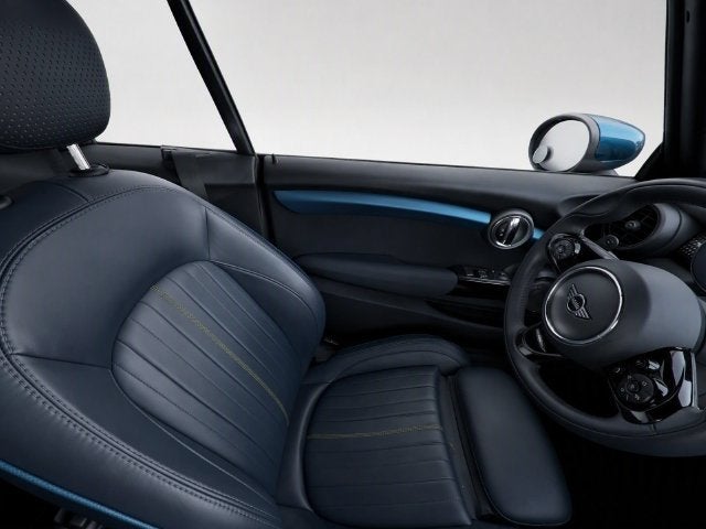 2021 MINI CONVERTIBLE Signature