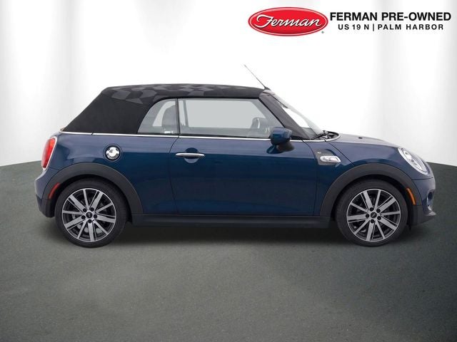 2021 MINI CONVERTIBLE Signature