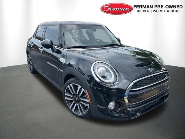 2019 MINI Hardtop Cooper S Signature's photo