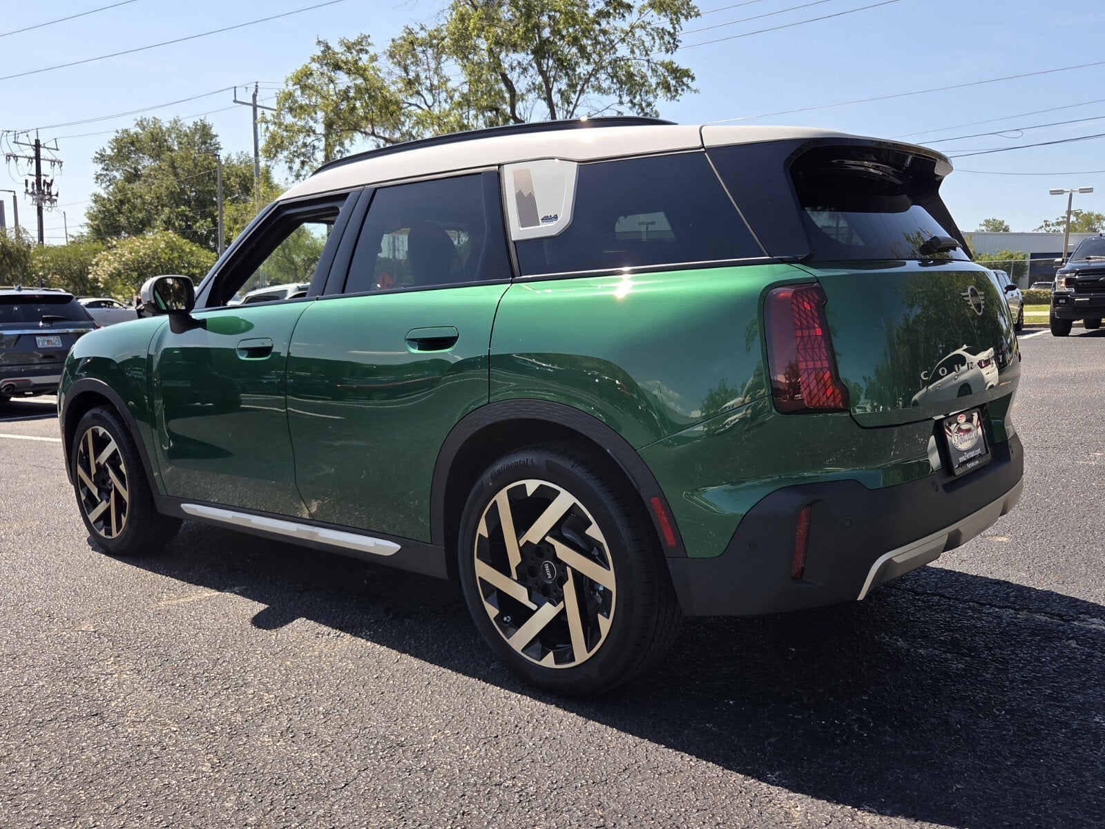 2027 MINI COUNTRYMAN ICONIC
