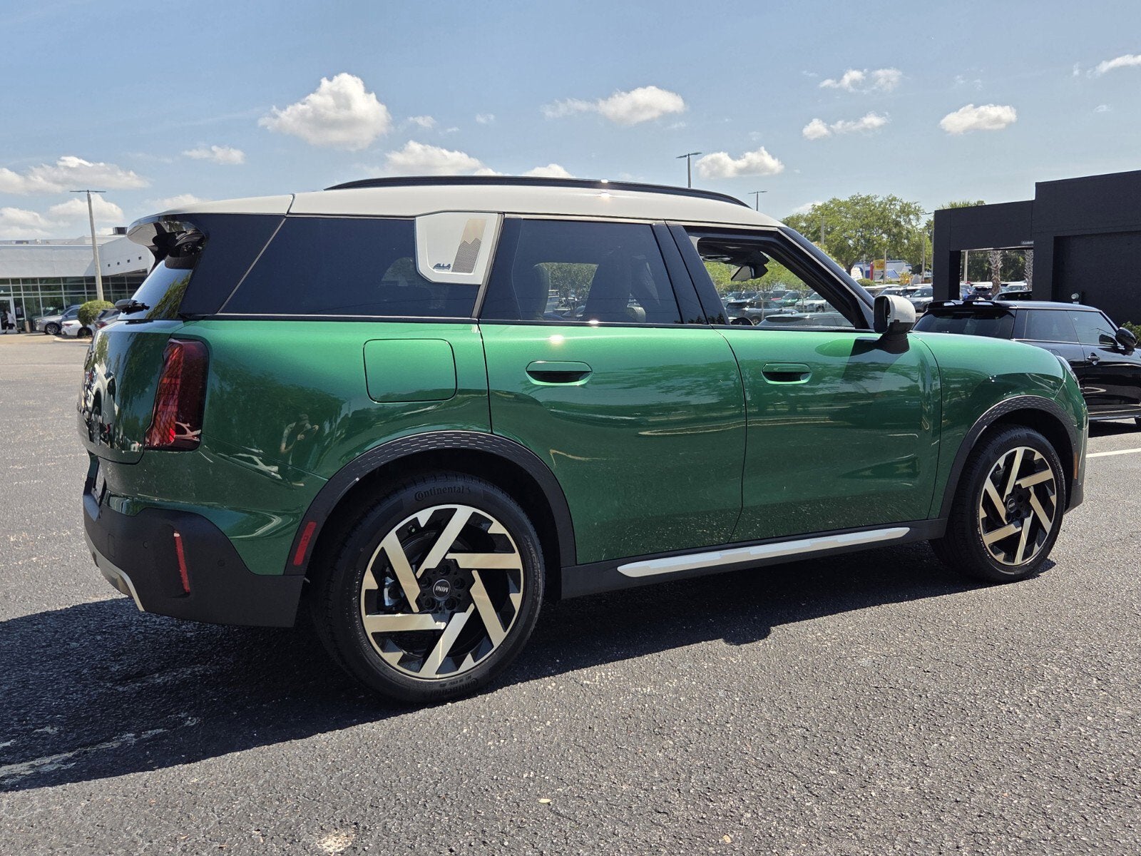2027 MINI COUNTRYMAN ICONIC
