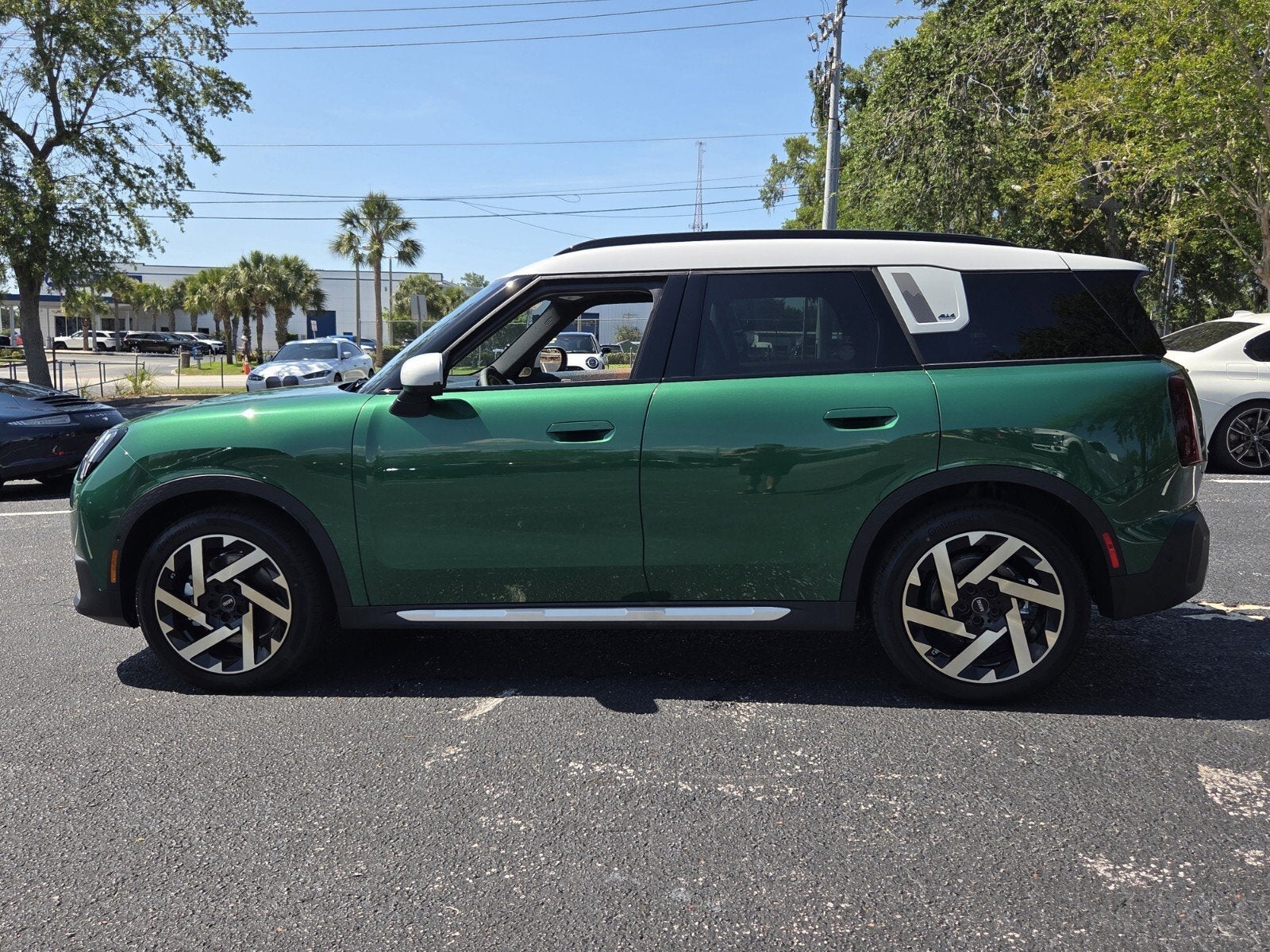 2027 MINI COUNTRYMAN ICONIC