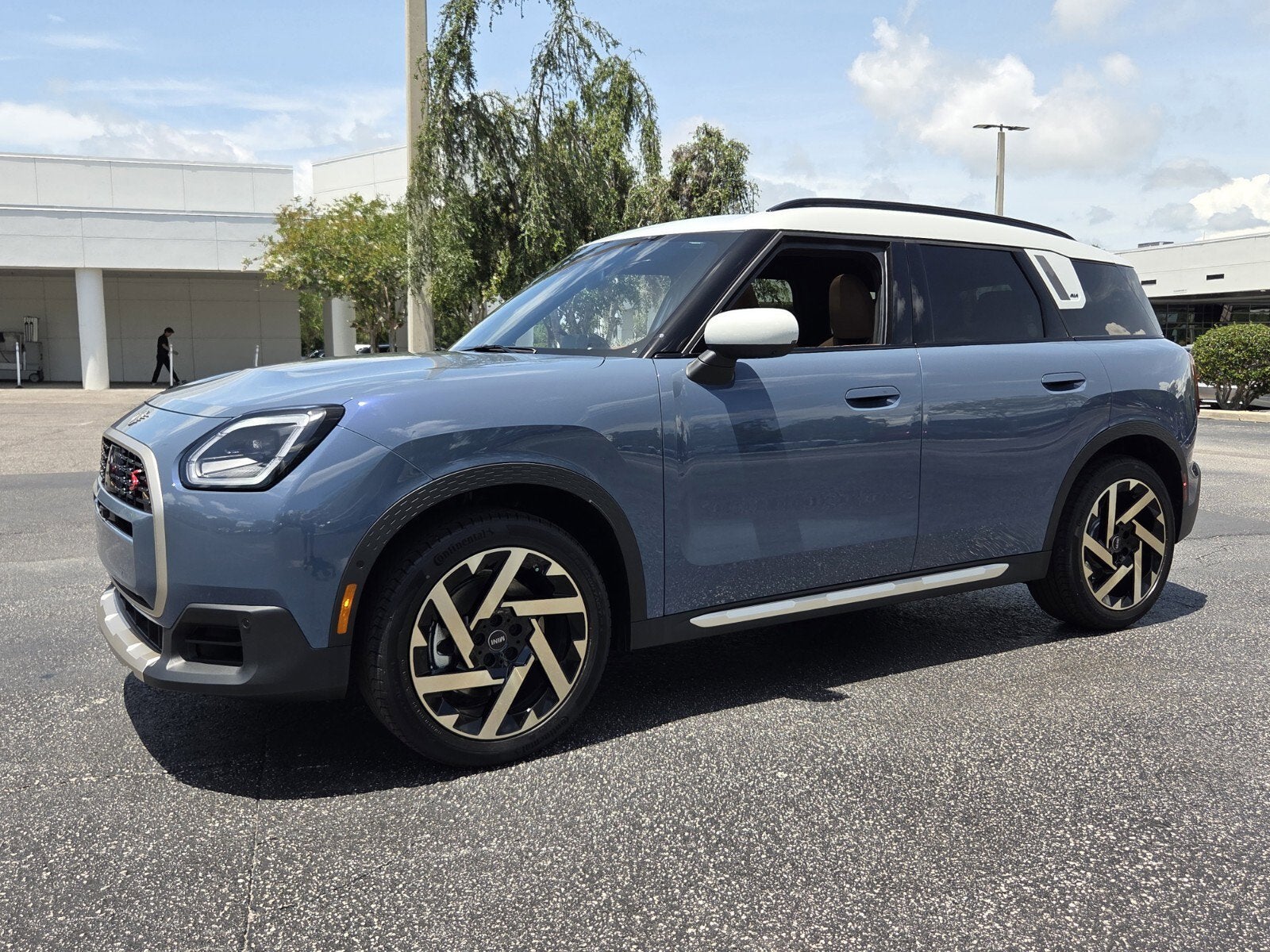 2027 MINI COUNTRYMAN ICONIC