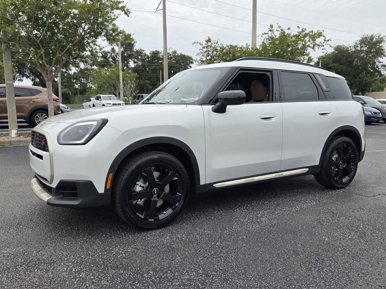 2027 MINI COUNTRYMAN ICONIC