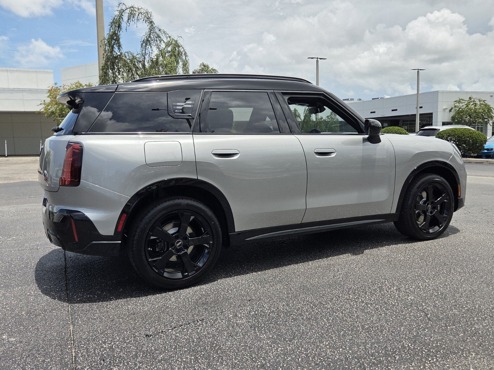 2027 MINI COUNTRYMAN ICONIC