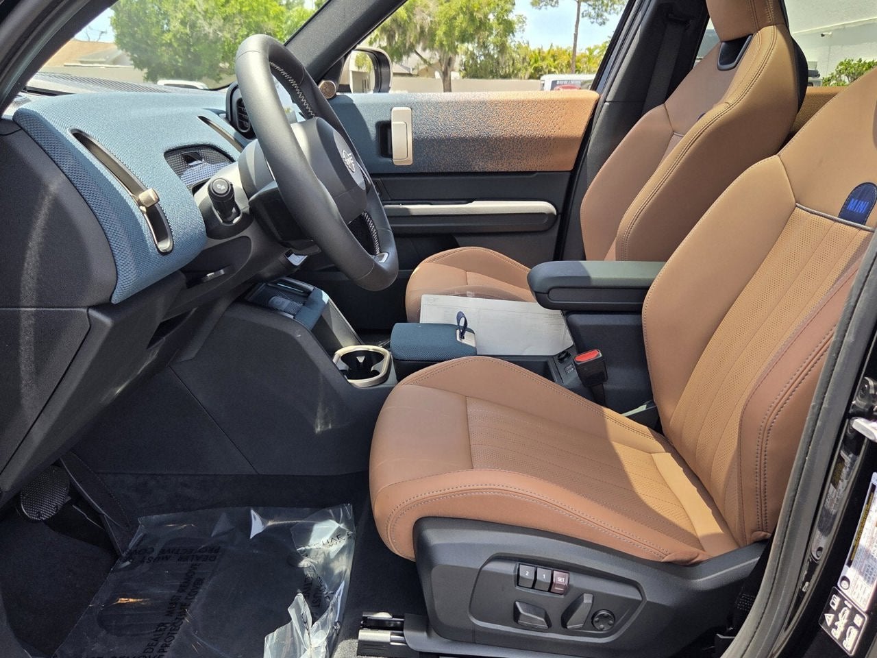 2027 MINI COUNTRYMAN ICONIC