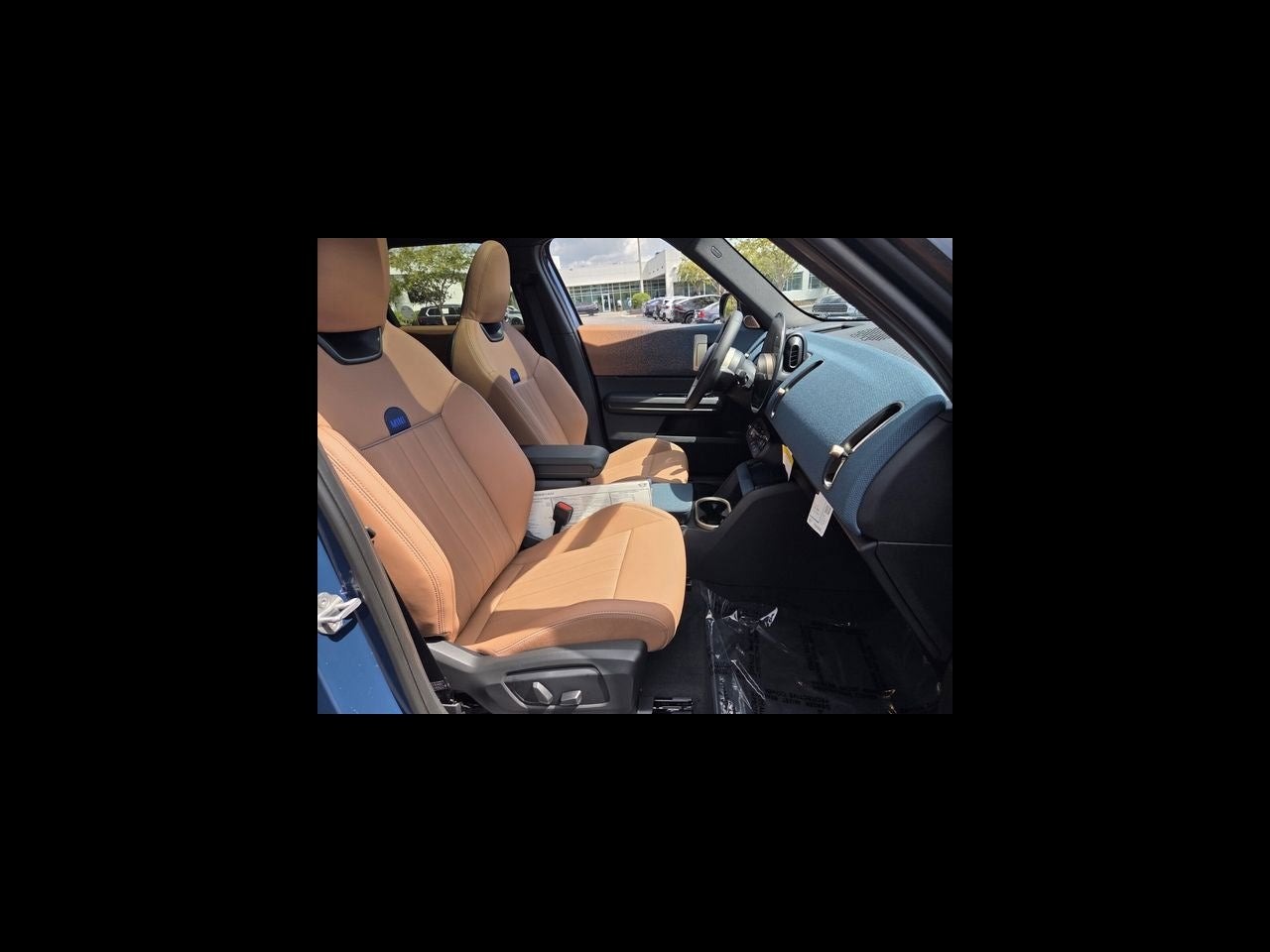 2027 MINI COUNTRYMAN ICONIC