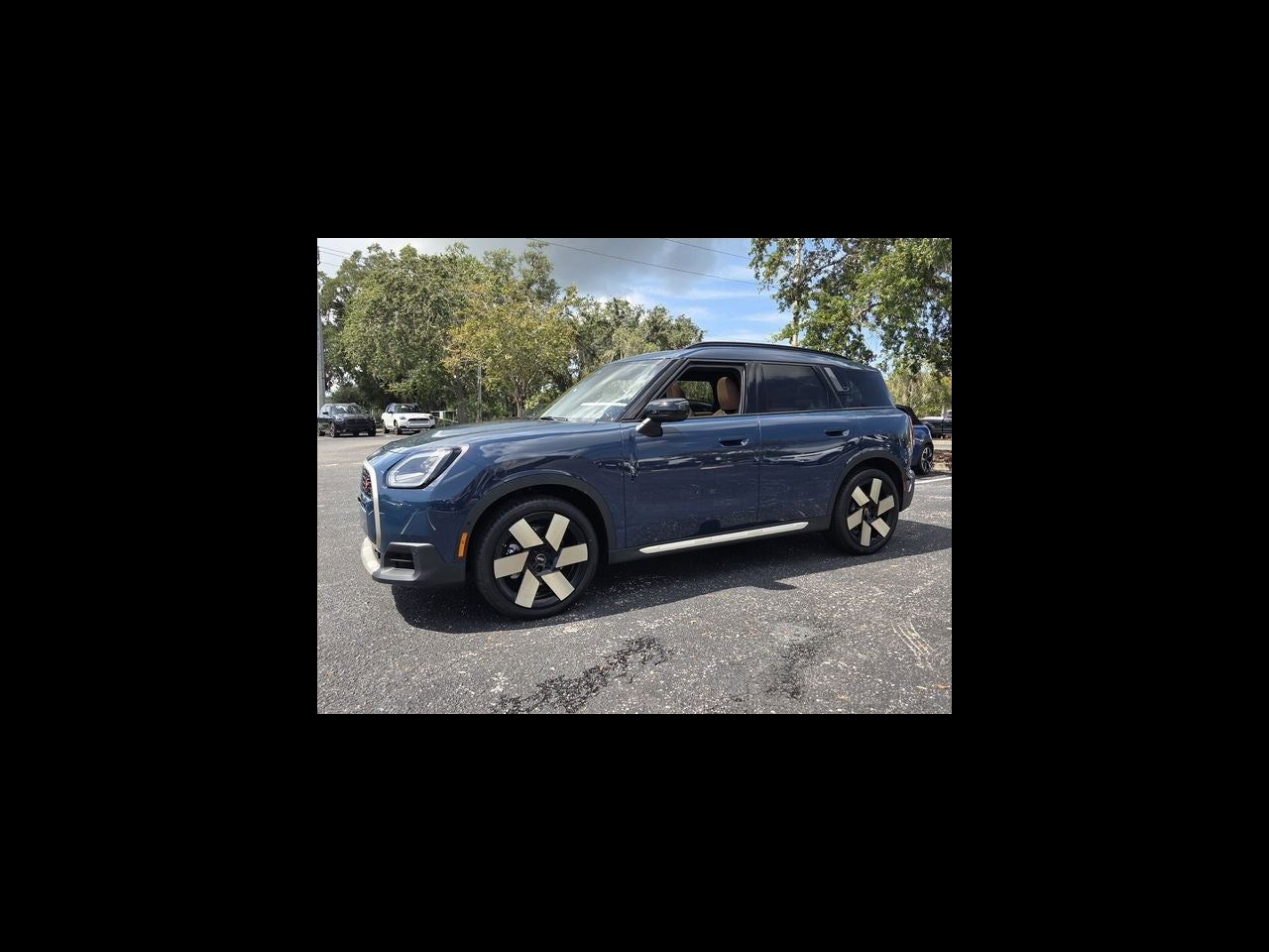 2027 MINI COUNTRYMAN ICONIC