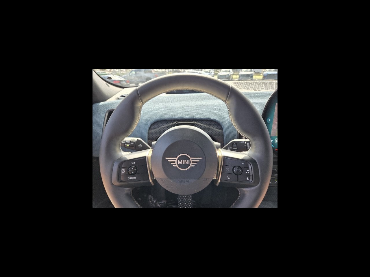 2025 MINI COUNTRYMAN Iconic