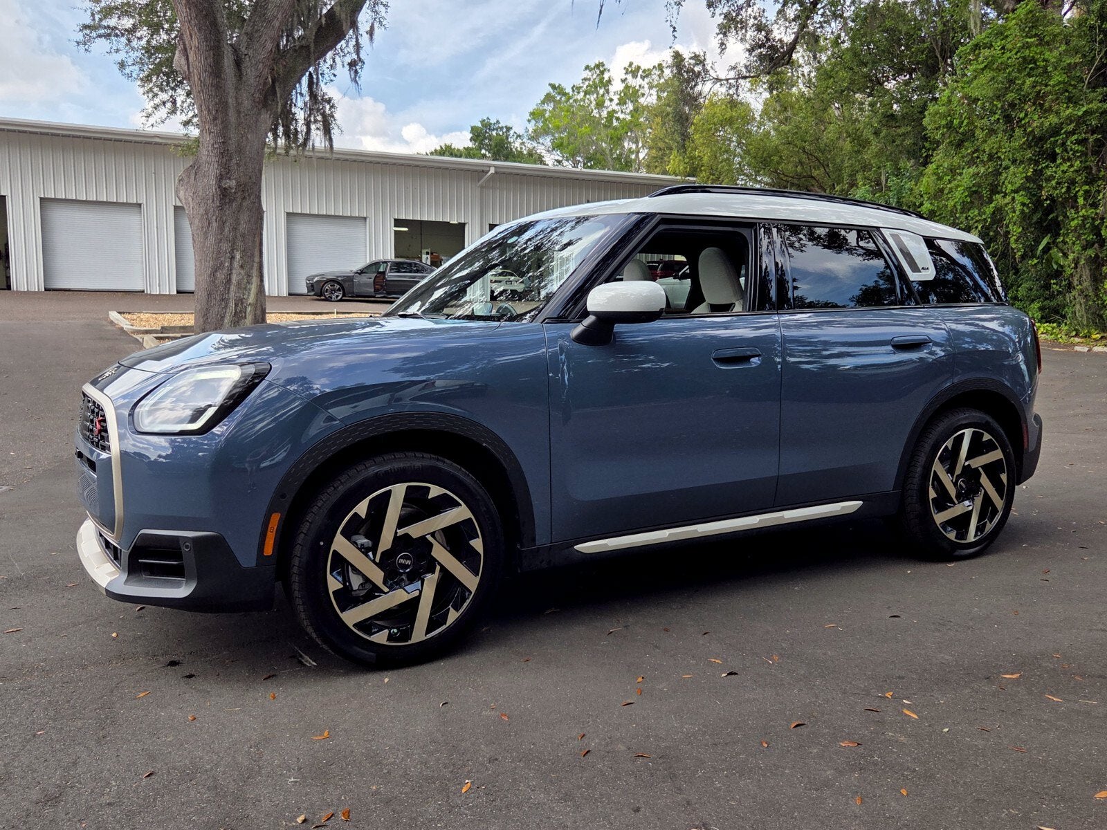 2027 MINI COUNTRYMAN ICONIC