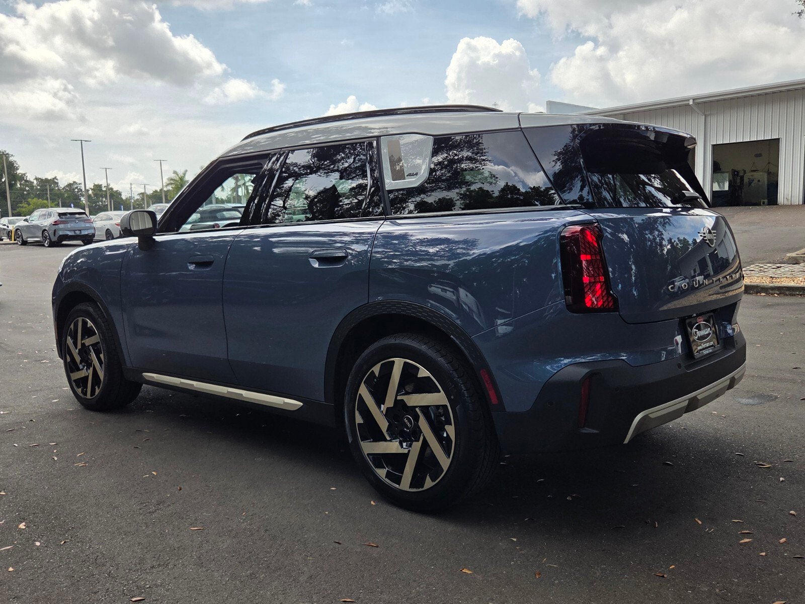 2027 MINI COUNTRYMAN ICONIC
