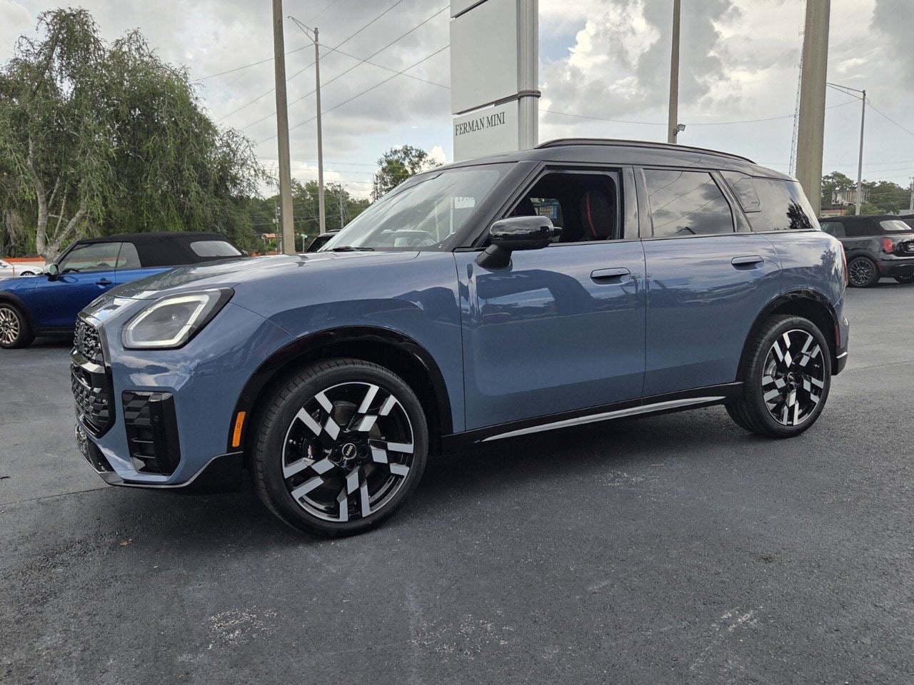 2027 MINI COUNTRYMAN ICONIC