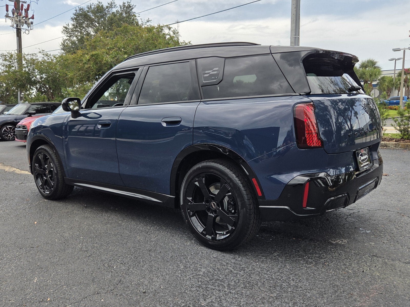 2027 MINI COUNTRYMAN ICONIC