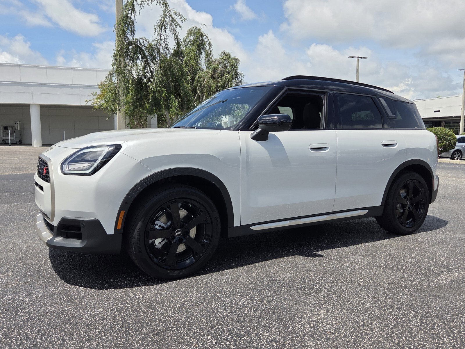 2027 MINI COUNTRYMAN ICONIC