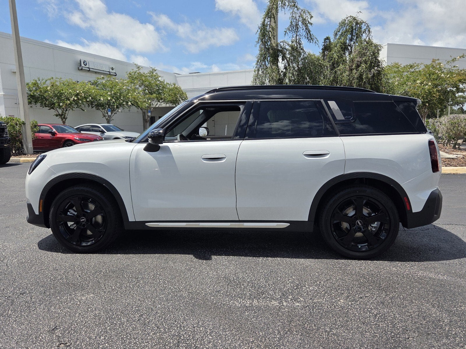 2027 MINI COUNTRYMAN ICONIC
