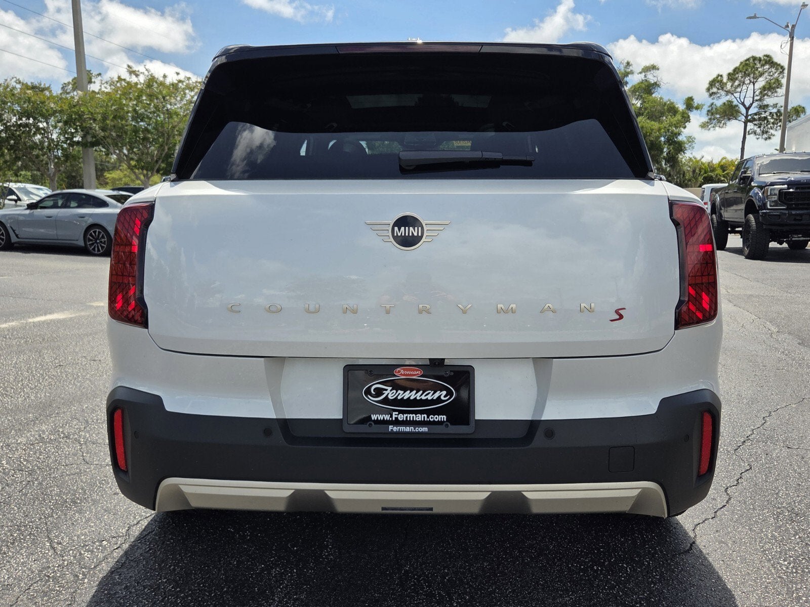2027 MINI COUNTRYMAN ICONIC