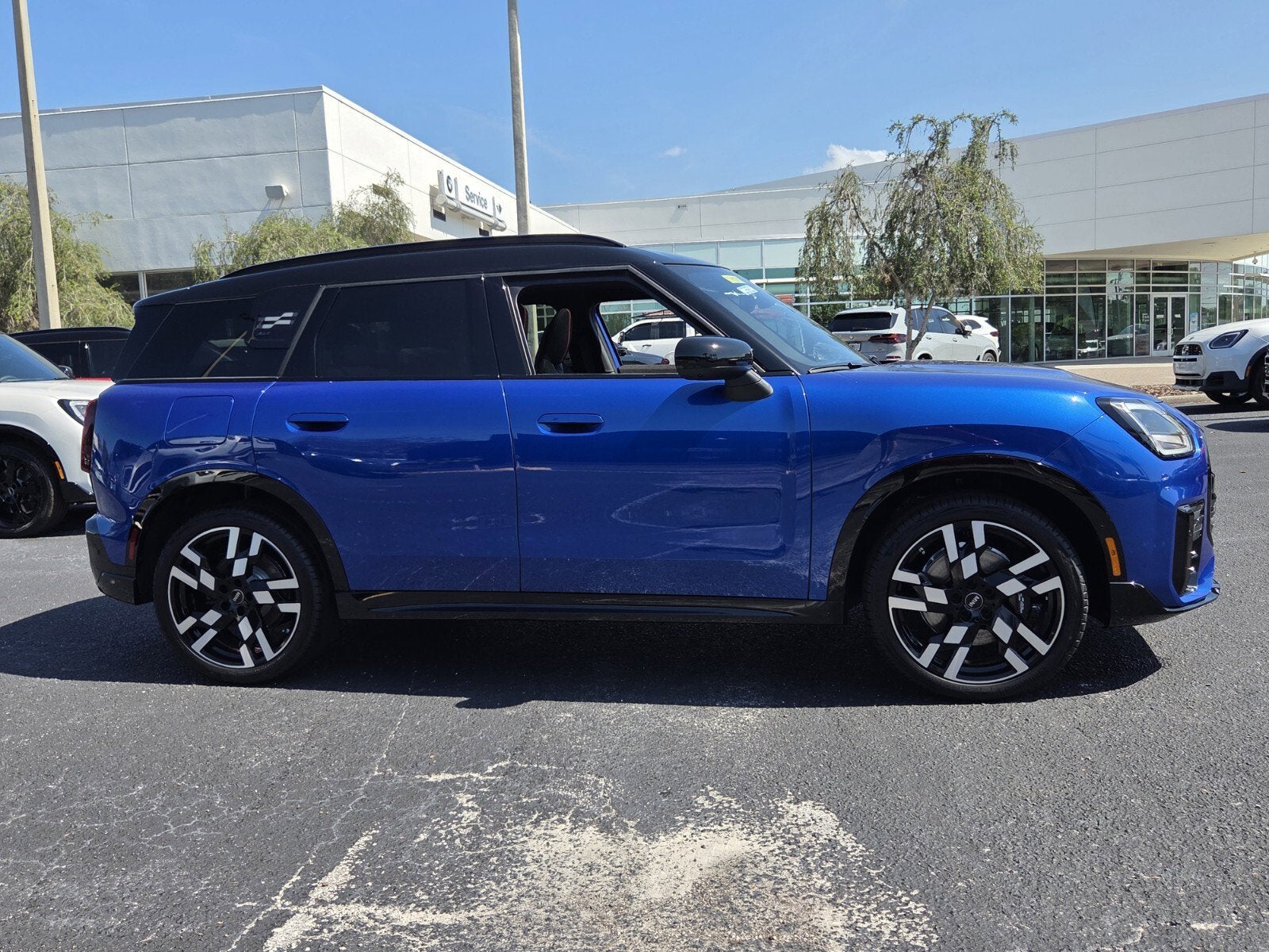 2027 MINI COUNTRYMAN ICONIC