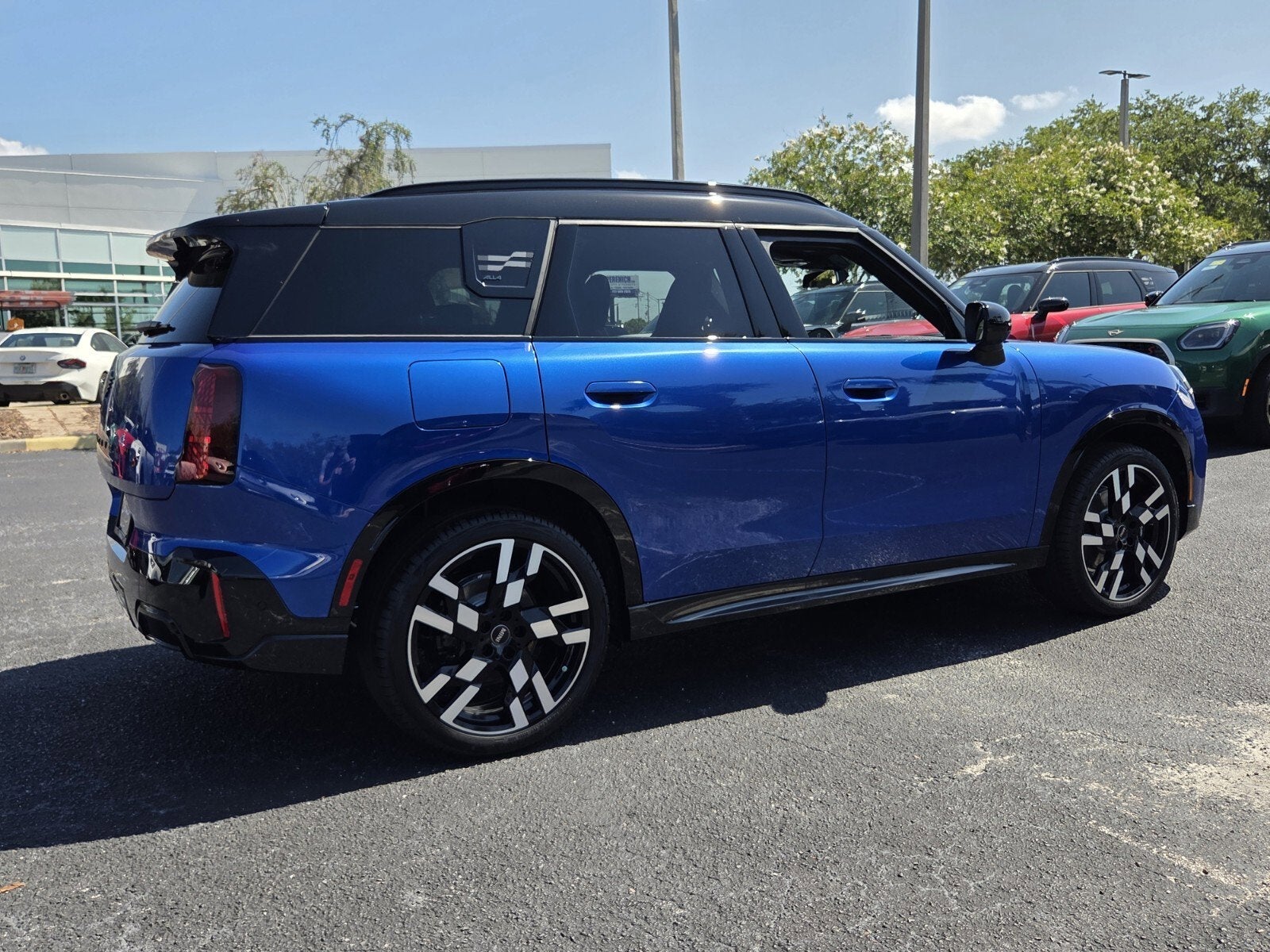 2027 MINI COUNTRYMAN ICONIC
