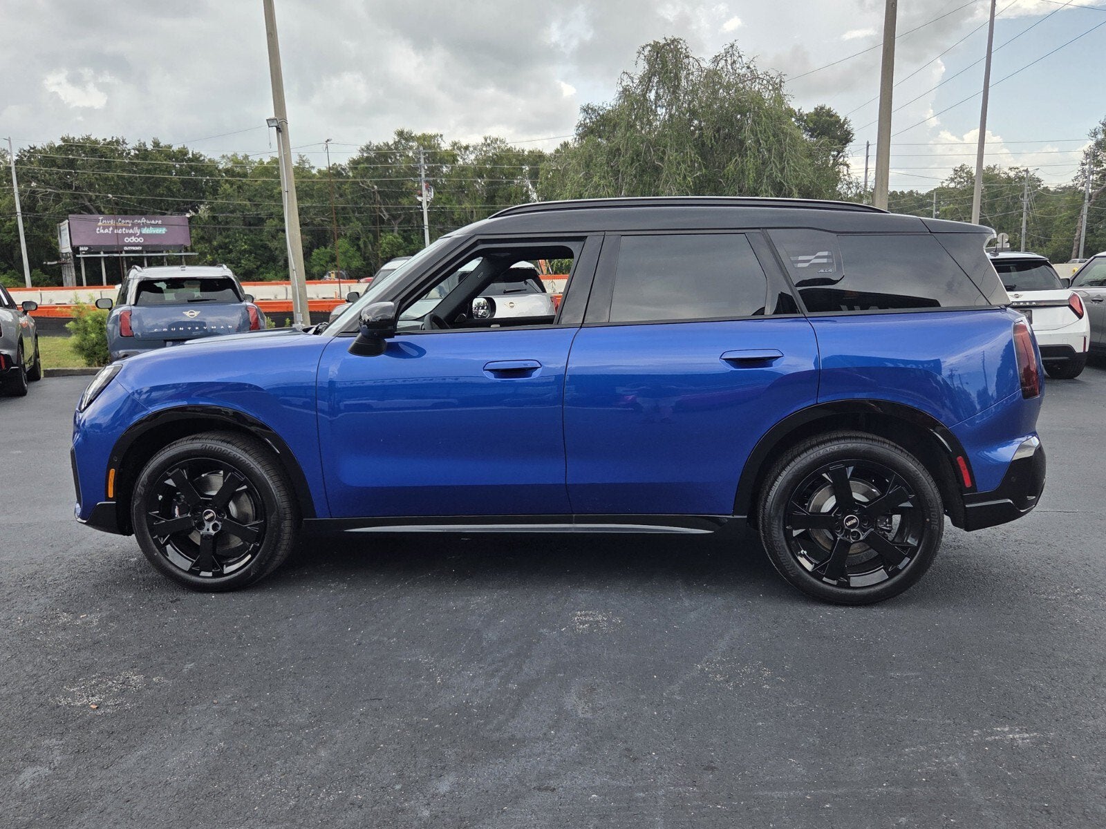 2027 MINI COUNTRYMAN ICONIC