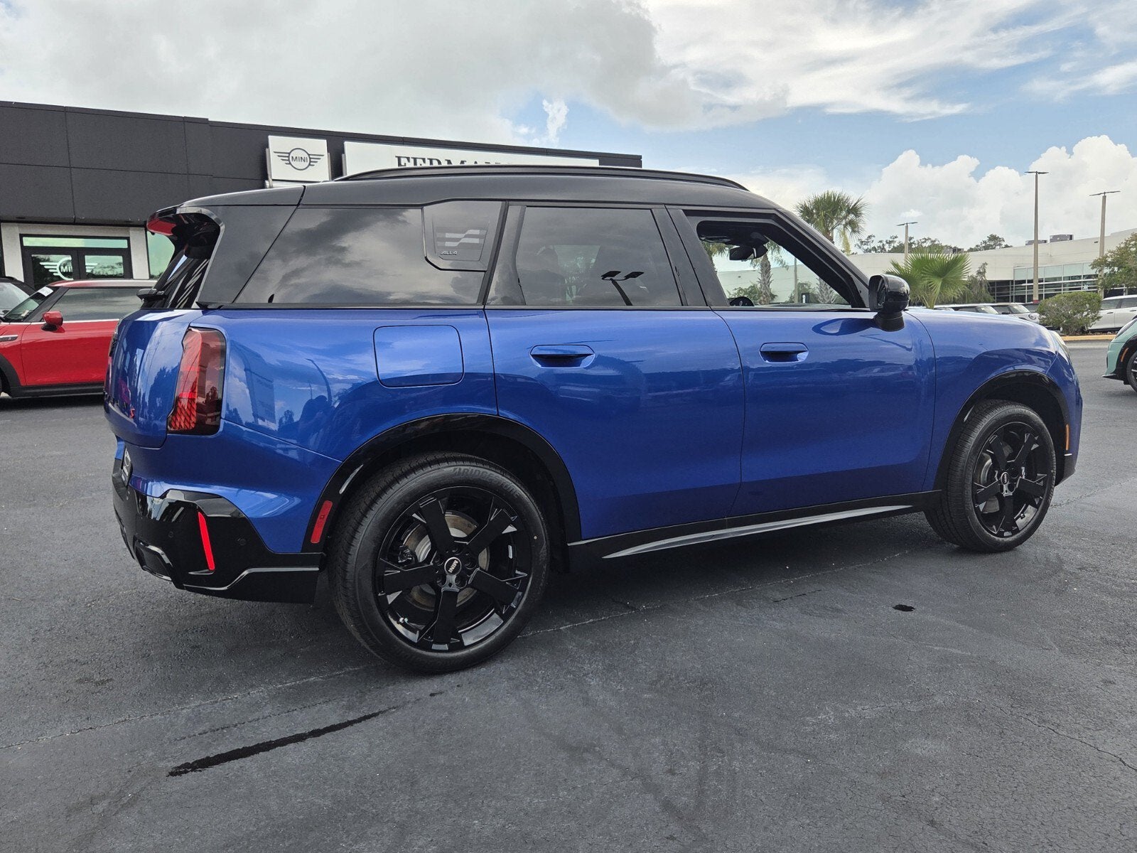 2027 MINI COUNTRYMAN ICONIC