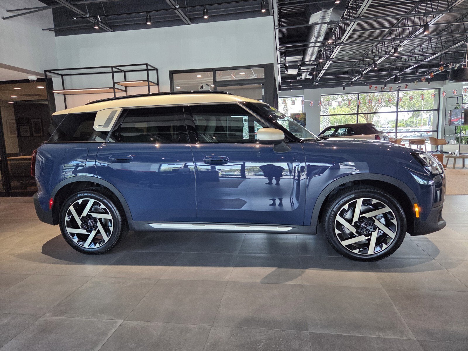 2027 MINI COUNTRYMAN ICONIC