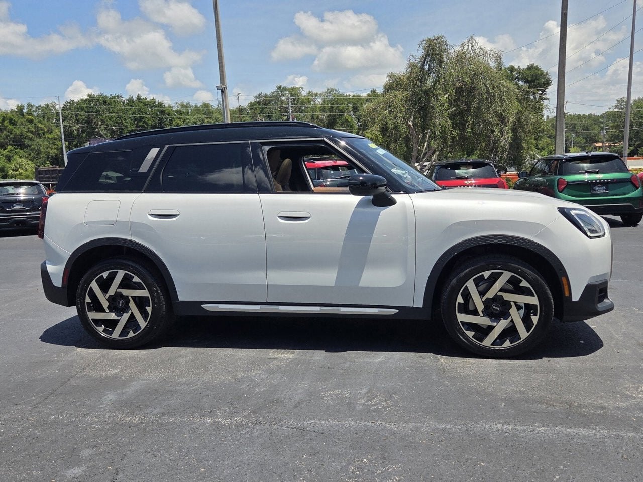 2027 MINI COUNTRYMAN ICONIC