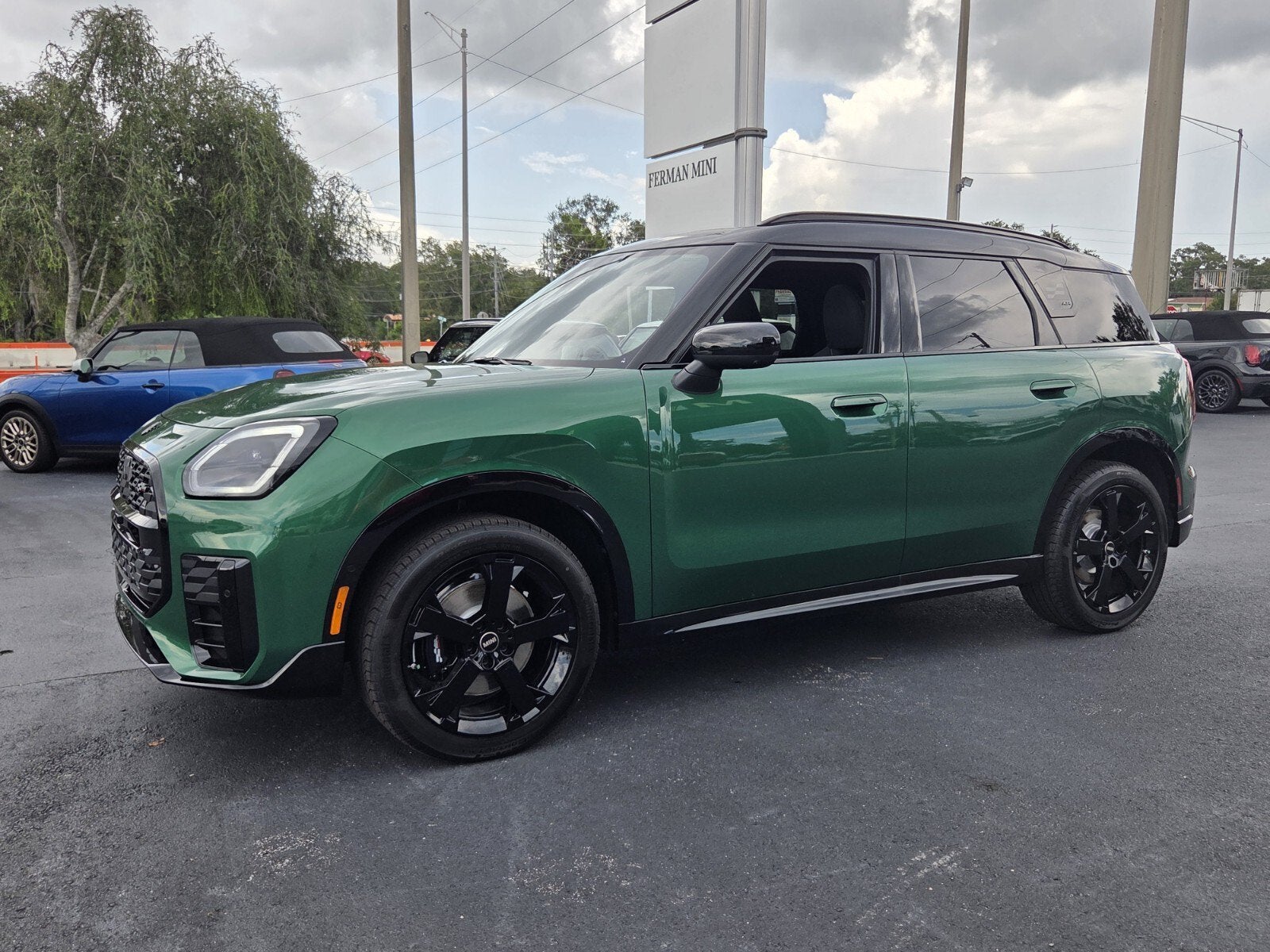 2027 MINI COUNTRYMAN ICONIC